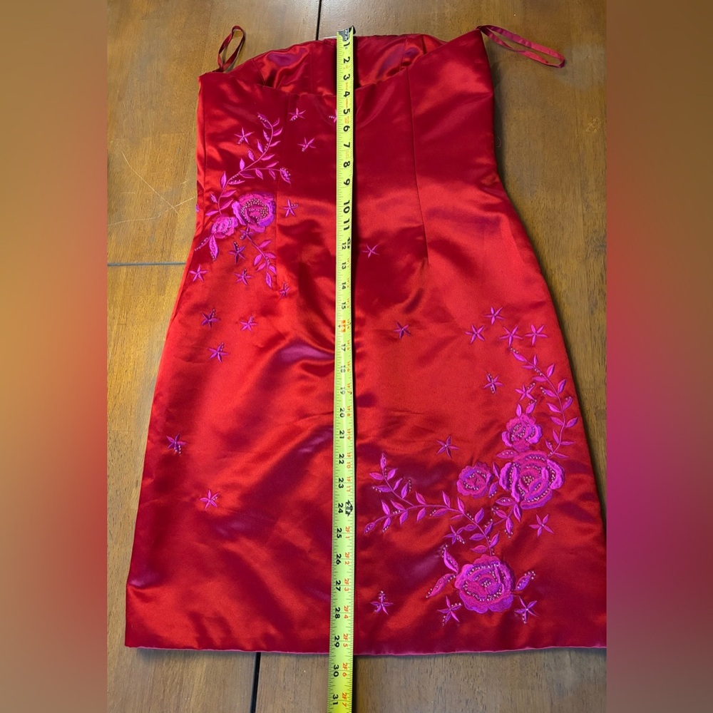 Kay Unger Red Satin Cocktail Strapless Dress Embroidered Beaded Fuchsia 2P - Picture 7 of 11